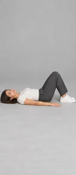 Fashion pose: Supine knees bent
