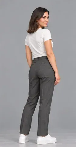 Fashion pose: Over right shoulder